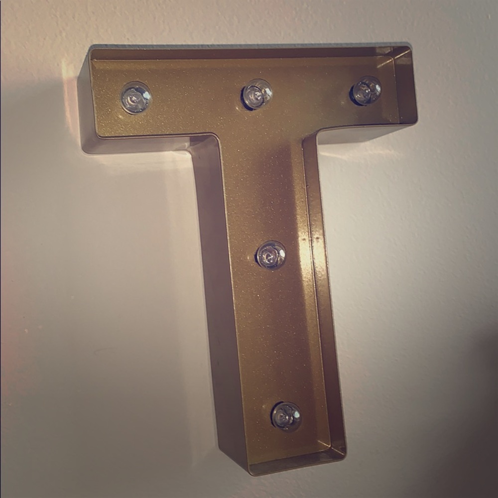 LETTER “T” decoration